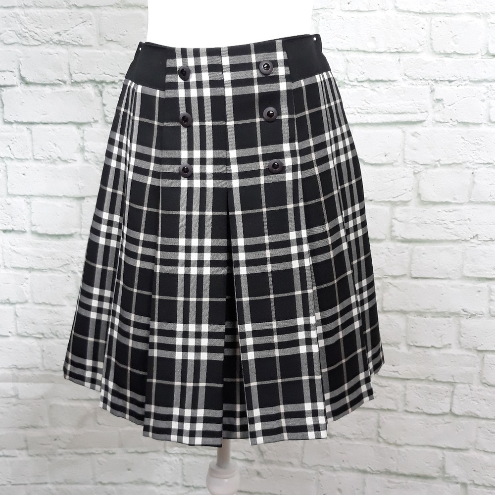Black & white pleated skirt size small
